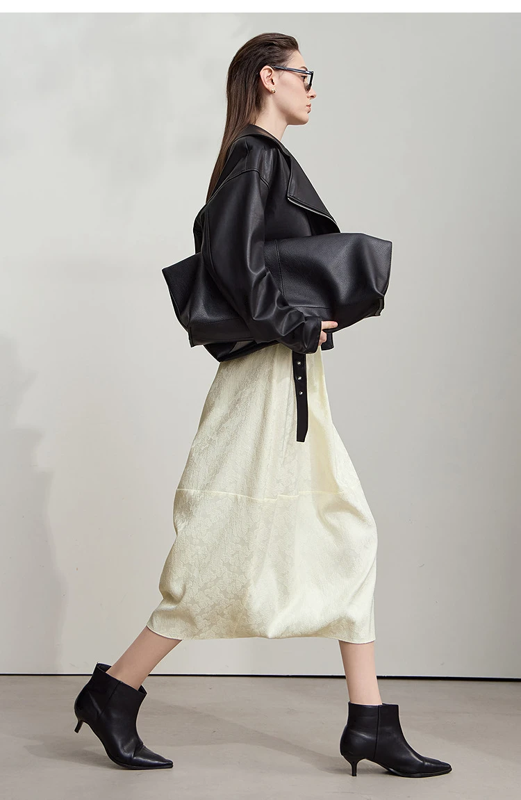 AMII 2026 New Arrival Autumn Quiet Luxury Style Women Skirts Elastic Waistband Loose Elegant Solid Lantern Dress 12523032