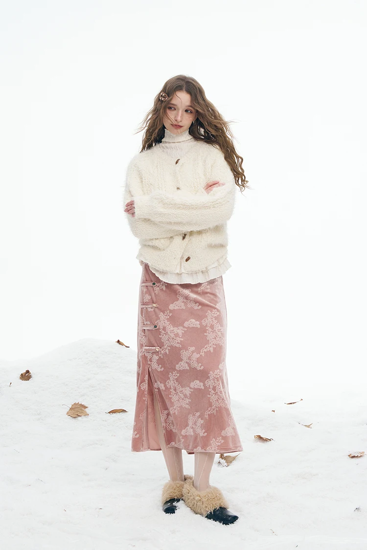 ELFSACK New Oriental Style Velvet Midi Skirt Autumn Winter A Line Jacquard Frog Buttons Elegant Soft Female Skirt