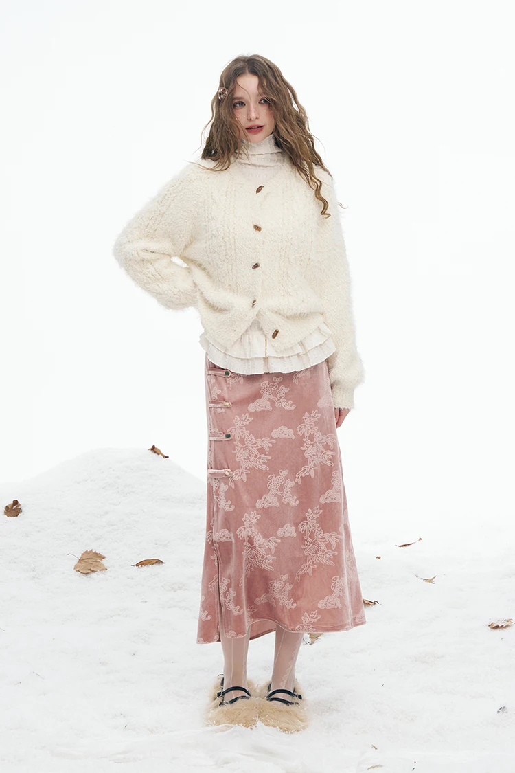 ELFSACK New Oriental Style Velvet Midi Skirt Autumn Winter A Line Jacquard Frog Buttons Elegant Soft Female Skirt