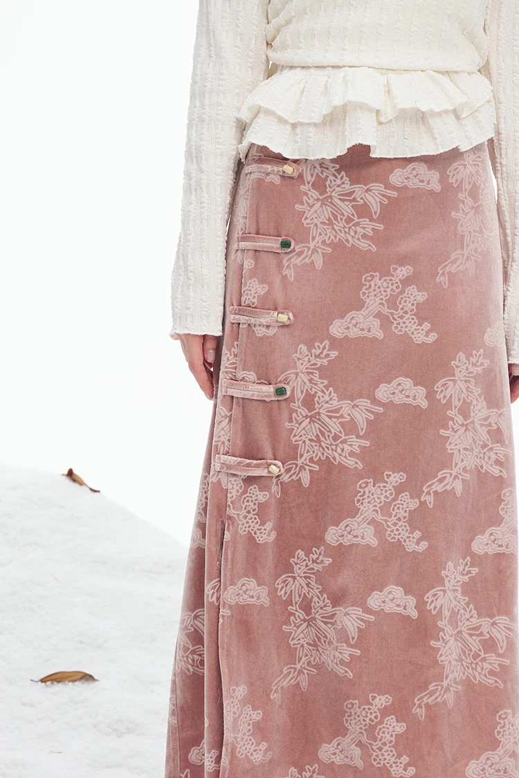 ELFSACK New Oriental Style Velvet Midi Skirt Autumn Winter A Line Jacquard Frog Buttons Elegant Soft Female Skirt