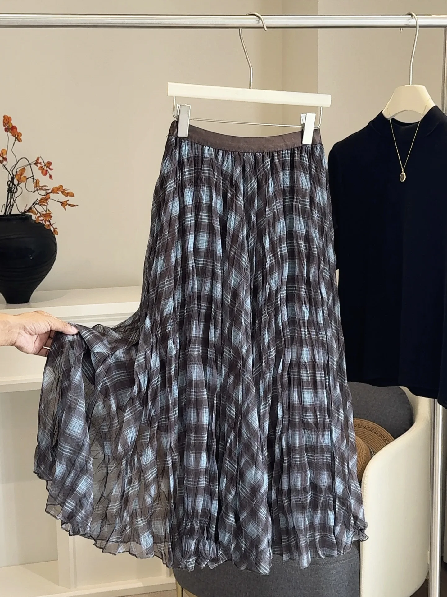 Autumn women's mesh plaid mid skirt color blocked high waisted new pleated loose umbrella skirt A-line luxurious half skirt 2026