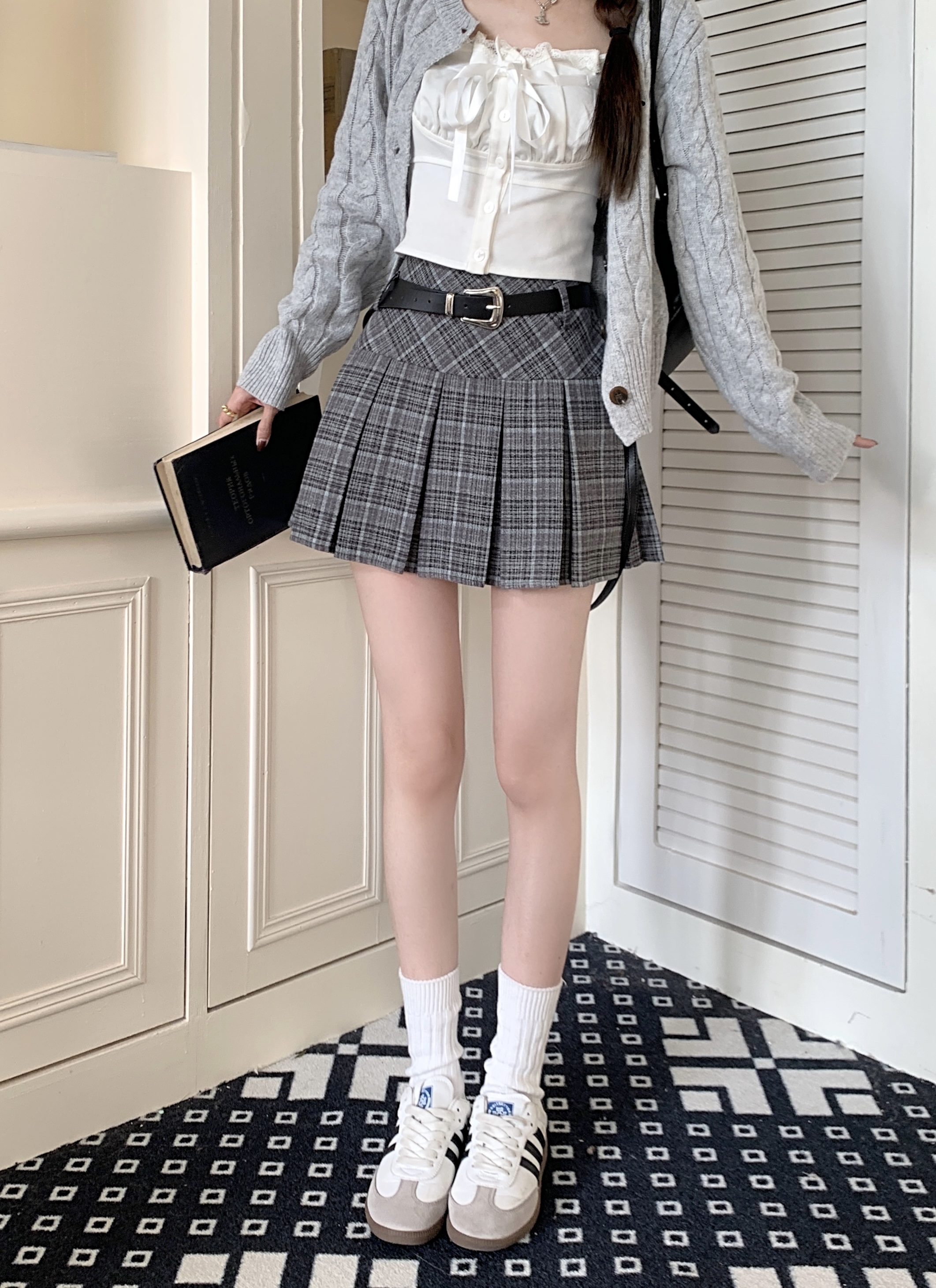 Korean style Winter Woolen Kawaii Mini Skirts Women Fashion Y2K Streetwear Tartan Pleated Plaid Skirt High Waist A-Line Skirt
