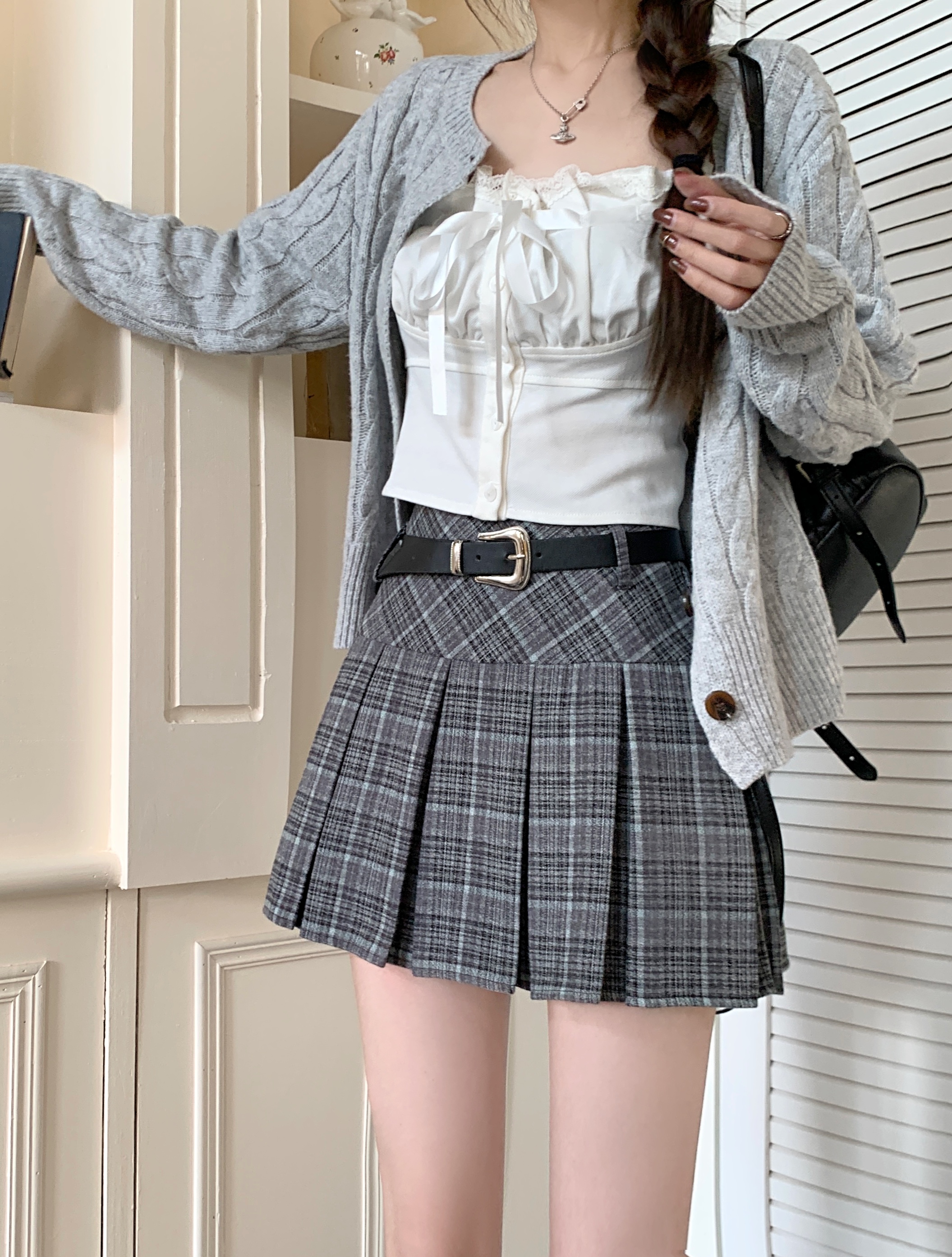 Korean style Winter Woolen Kawaii Mini Skirts Women Fashion Y2K Streetwear Tartan Pleated Plaid Skirt High Waist A-Line Skirt