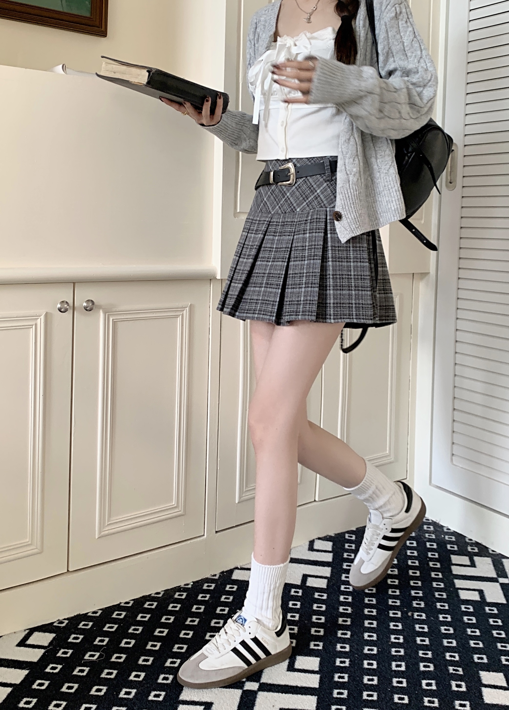 Korean style Winter Woolen Kawaii Mini Skirts Women Fashion Y2K Streetwear Tartan Pleated Plaid Skirt High Waist A-Line Skirt