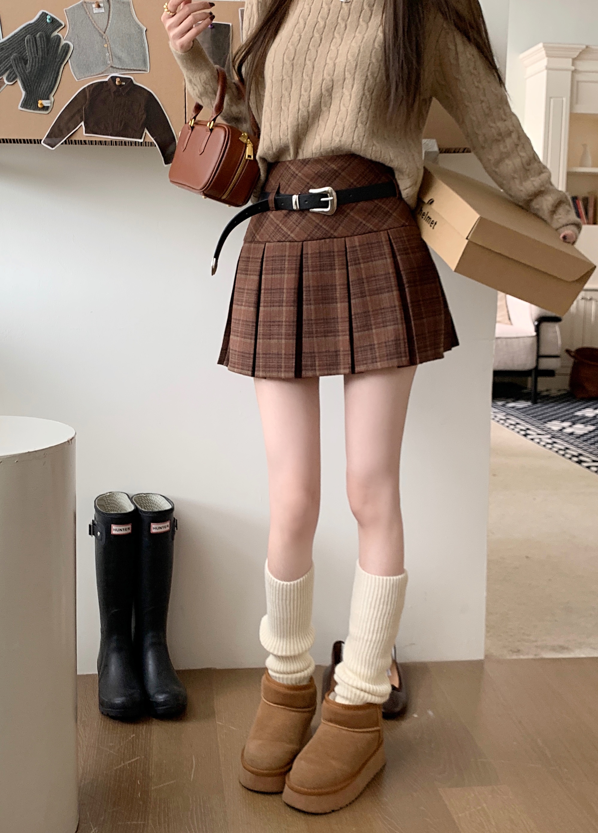 Korean style Winter Woolen Kawaii Mini Skirts Women Fashion Y2K Streetwear Tartan Pleated Plaid Skirt High Waist A-Line Skirt