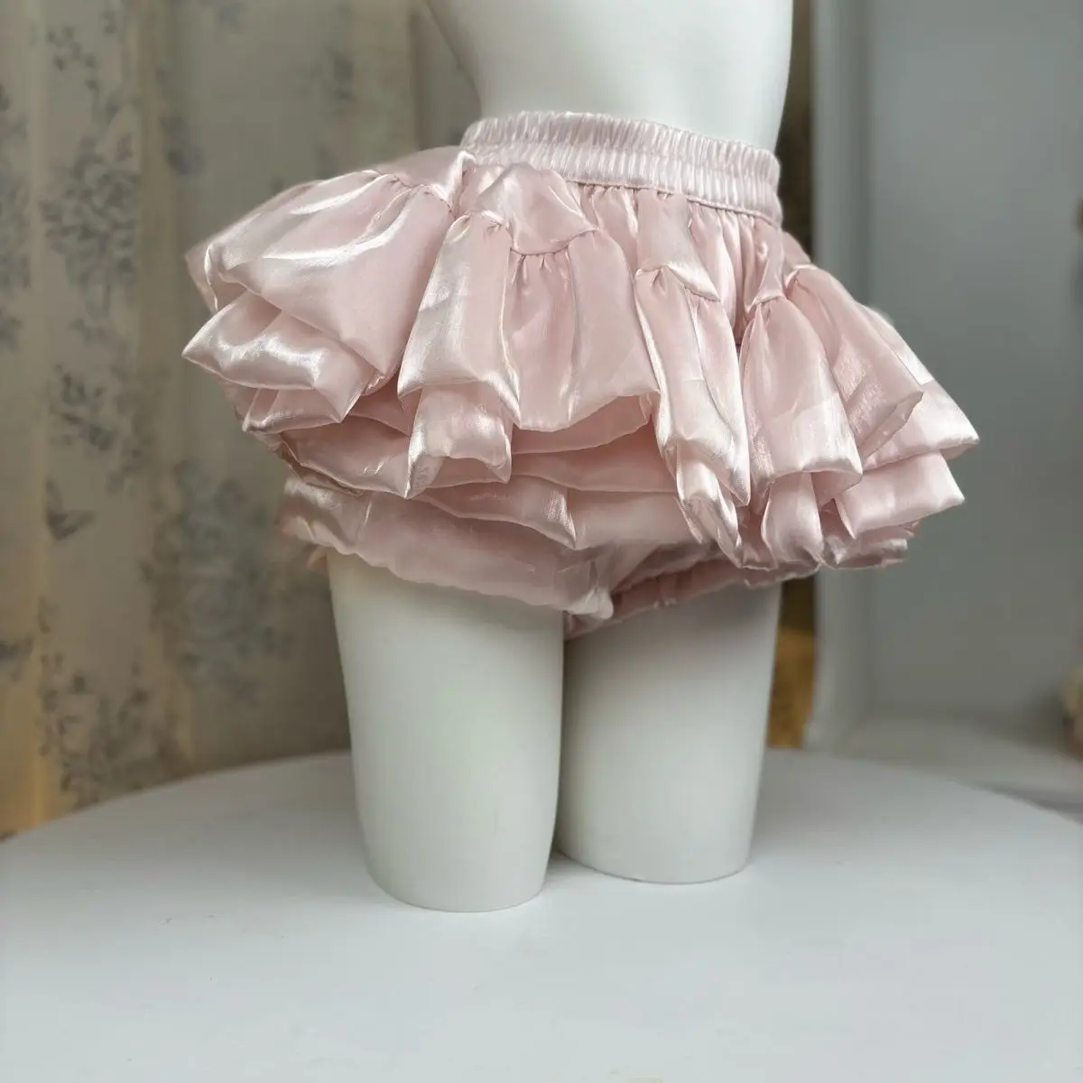 Y2K Sweet and Kawaii Shiny Satin Tiered Ruffle Puff Bloomers High Waist Elastic Waist Anti-Exposure All-match Mini Skirt 7Color