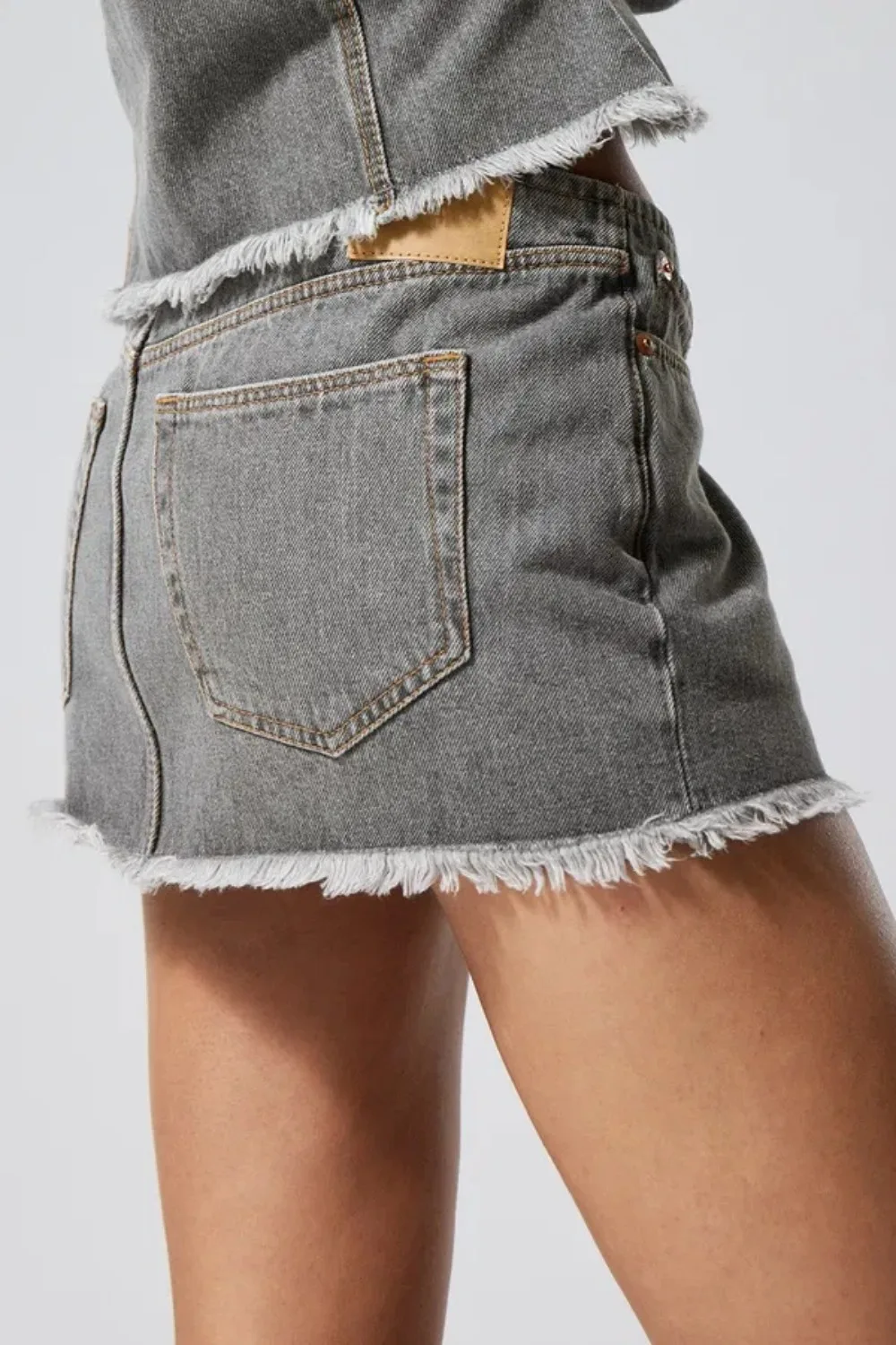 Y2K Casual Street Womens Grey Denim Zip Up Short Skirt Retro Frayed Low Waisted Short Skirt Harajuku Trendy New Sexy Short Skirt