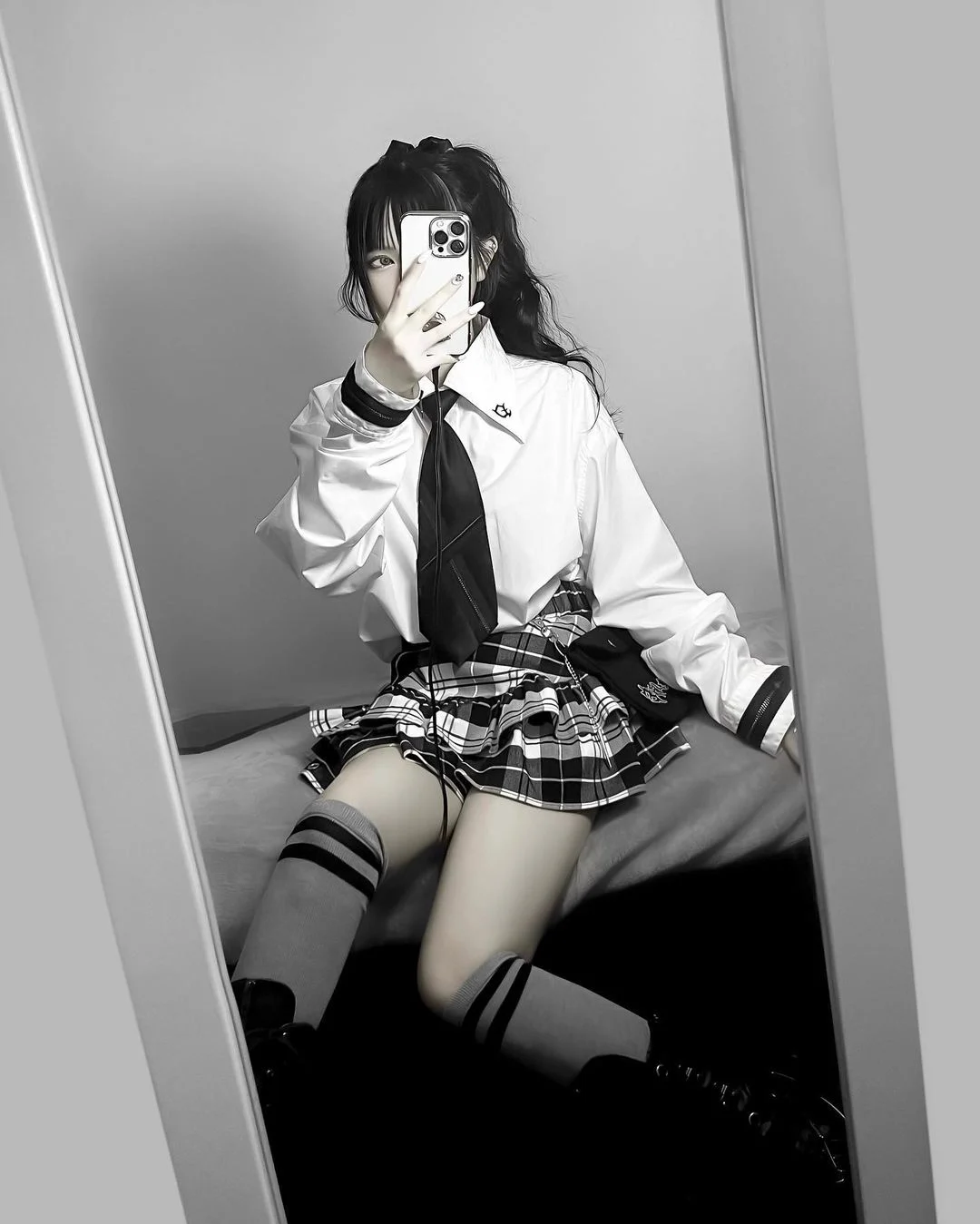Japanese Harajuku Punk College Style Plaid Cake Ultra Short Skirt Subculture Y2k Girl Autumn High Waist Mini Skirt with Waistbag