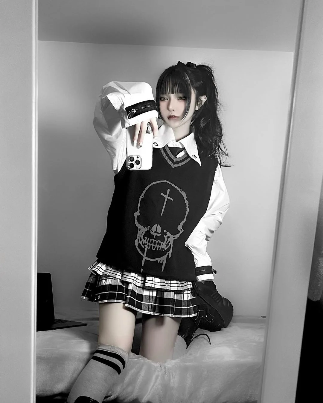 Japanese Harajuku Punk College Style Plaid Cake Ultra Short Skirt Subculture Y2k Girl Autumn High Waist Mini Skirt with Waistbag
