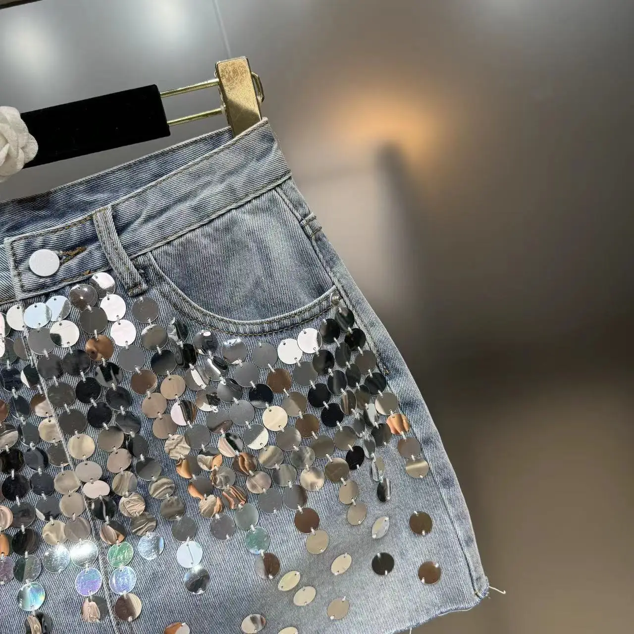 DEAT Sequins Decoration Denim Skirts For Women 2024 Summer New Items High Waist Wrap Hip Skirt Female Trendy Fashion 29L7154