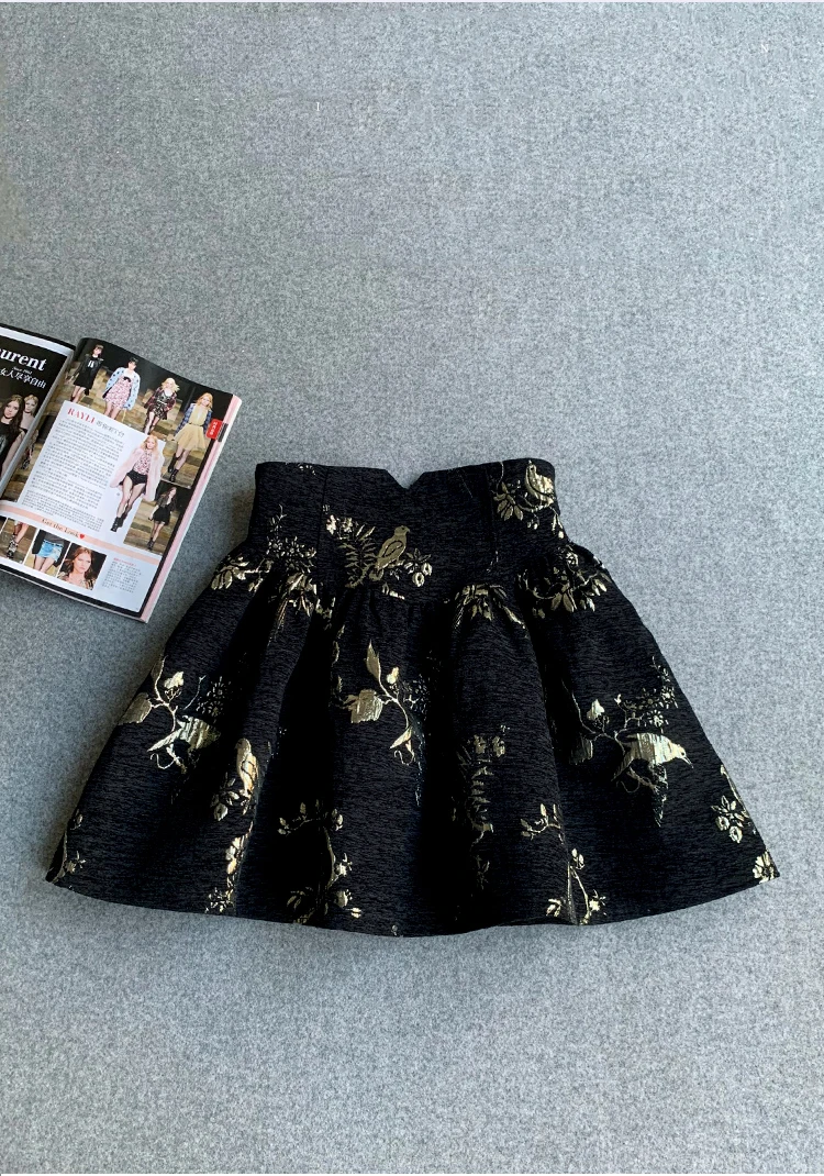 Black Gold Jacquard Skirt High Waisted Slim Fit A-line Skirt Spring Summer New Short Skirt Fashionable Exquisite Office Skirt