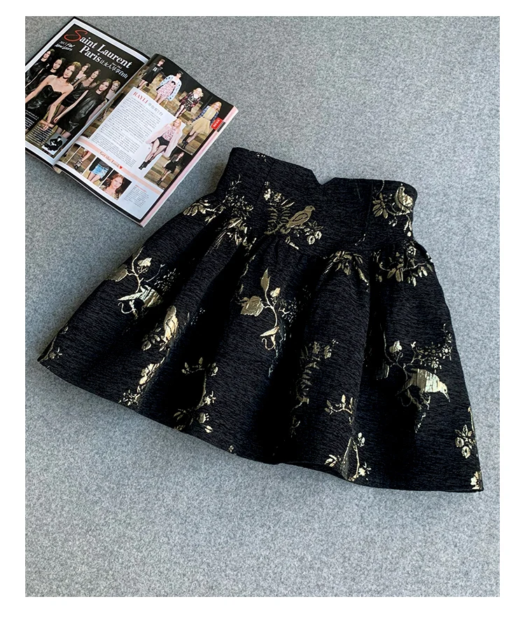 Black Gold Jacquard Skirt High Waisted Slim Fit A-line Skirt Spring Summer New Short Skirt Fashionable Exquisite Office Skirt