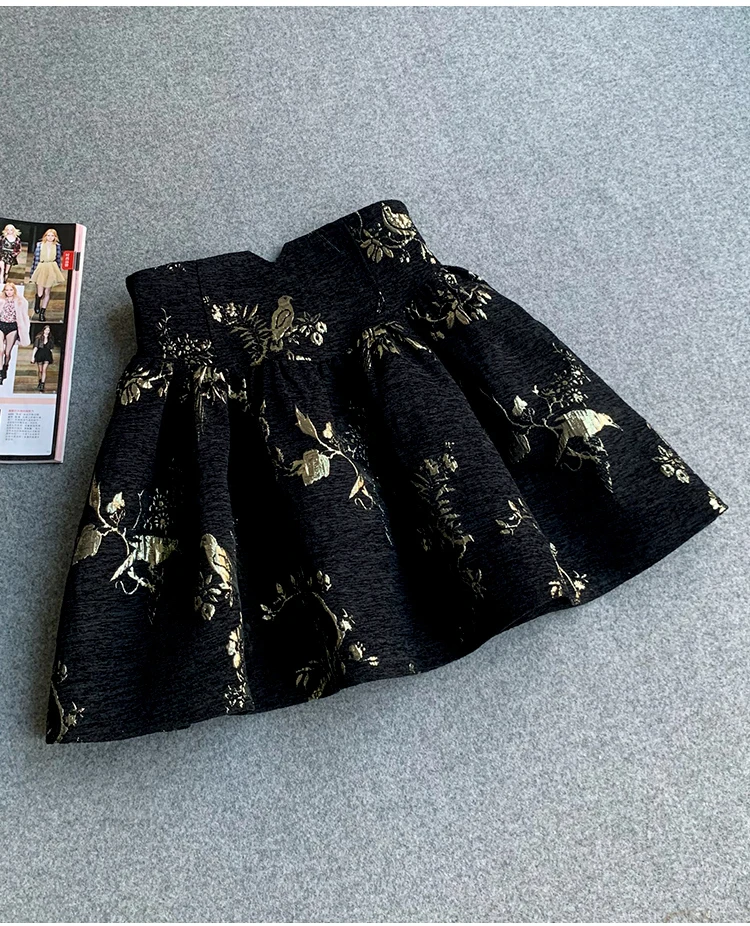 Black Gold Jacquard Skirt High Waisted Slim Fit A-line Skirt Spring Summer New Short Skirt Fashionable Exquisite Office Skirt