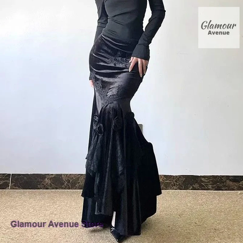 French velvet stitching skirt retro Joker skirt female new spring and autumn new fashion black lace Gothic fishtail dress.