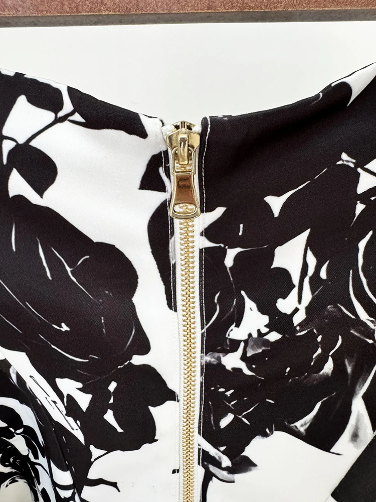 HIGH STREET Newest 2026 Runway Designer Fashion Women's Metal Rose Buttons Printed Floral Mini Skirt
