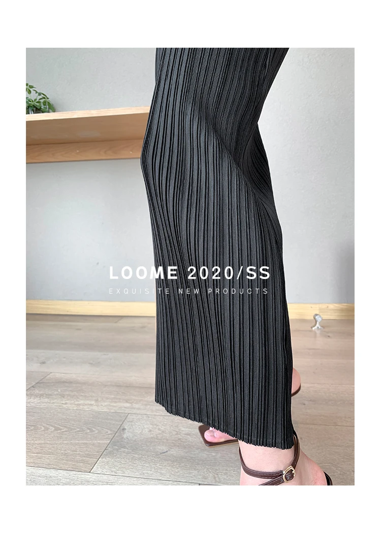 Miyake Pleated Classic Elastic Waistband Straight Casual Skirts (90CM)