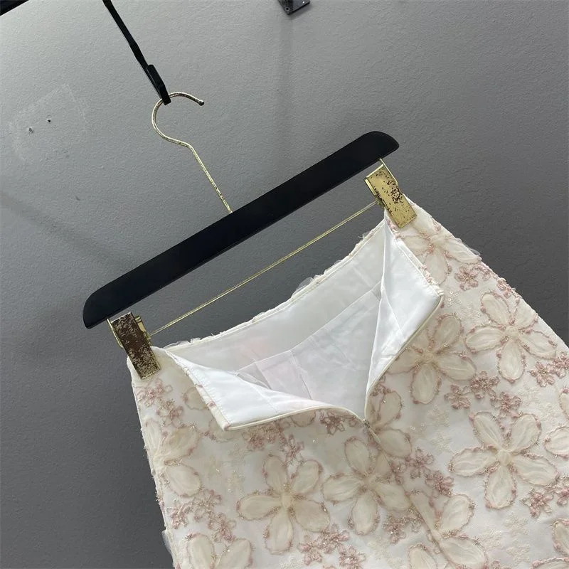 White Flower Skirt Women's Spring And Summer 2025 New High Waist Slim Anti-Exposure A-Word Hip Skirt MiNiskirt