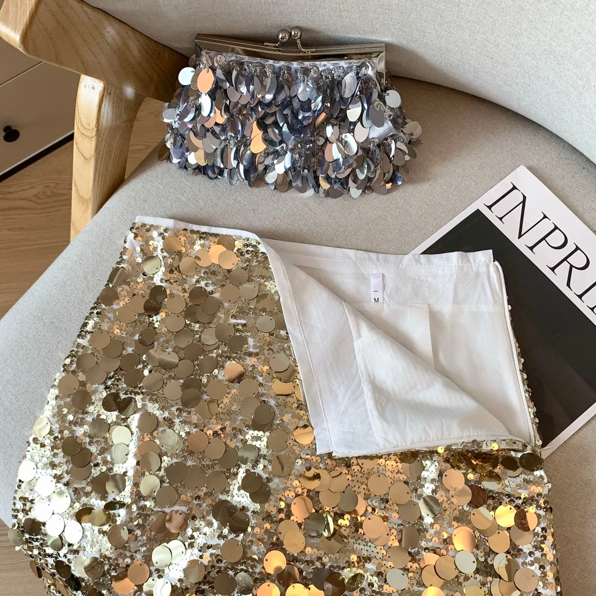 Autumn 2025 New Black Gold Sequined Sexy Club Slim Party Half Short Skirt Vintage Women High Waist Hip Wrapped Zipper Mini Skirt