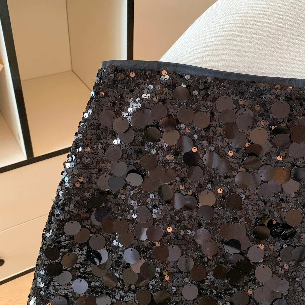 Autumn 2025 New Black Gold Sequined Sexy Club Slim Party Half Short Skirt Vintage Women High Waist Hip Wrapped Zipper Mini Skirt