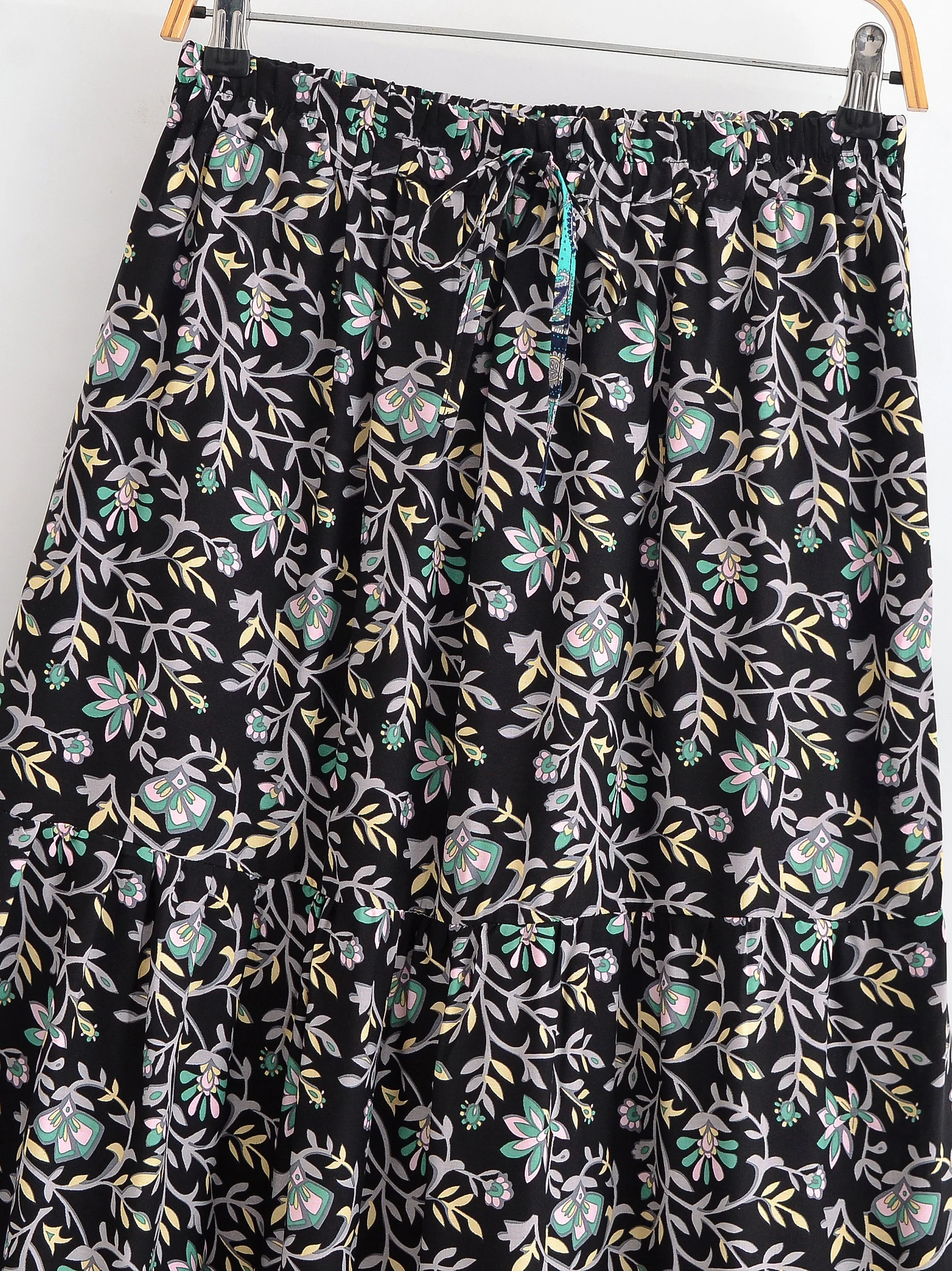 Vintage Chic Women Summer Tassel Elastic Waist Boho Skirt with Pockets Floral Printed Ruffles Beach Bohemian Pleated Maxi Skirts