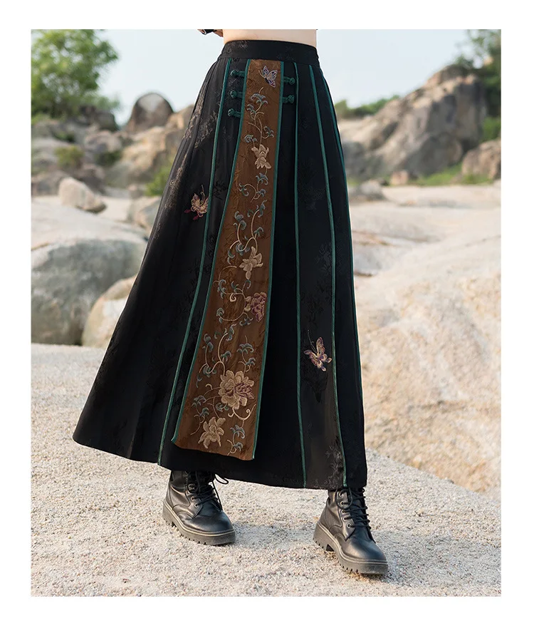 High Quality Floral Embroidery Long Skirt Women New Arrival 2025 Spring Chinese Style Vintage Ladies Elegant A-line Skirts M932