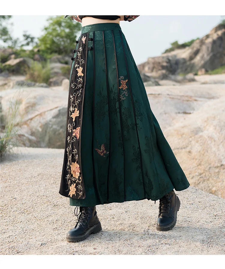 High Quality Floral Embroidery Long Skirt Women New Arrival 2025 Spring Chinese Style Vintage Ladies Elegant A-line Skirts M932