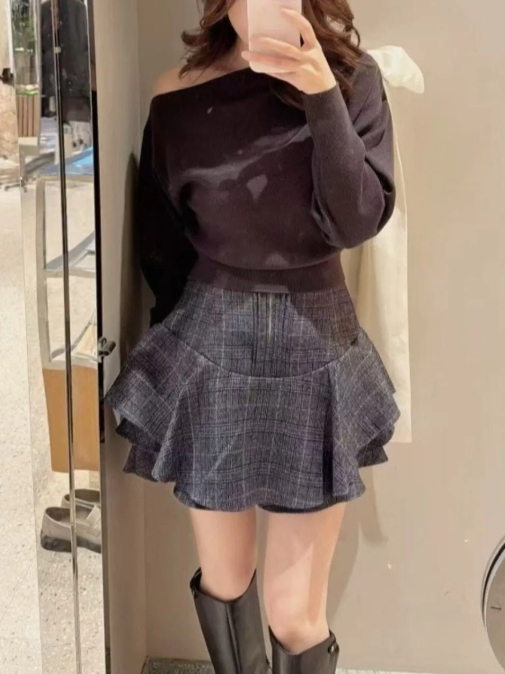 Kuzuwata Sweet Plaid Winter New Mujer Faldas Short High Waist All-match Slim Skirt Japan Ruffles Zip Ball Gown Minority Faldas