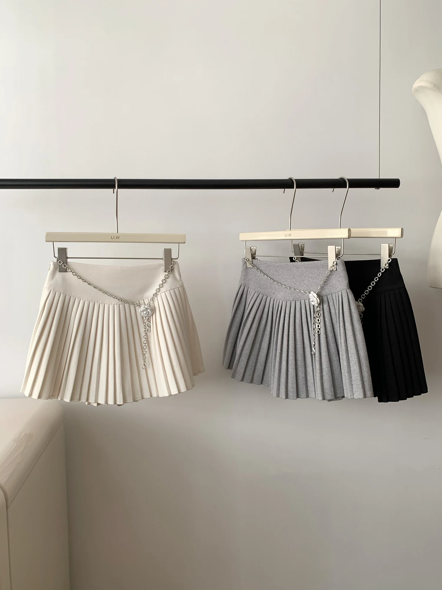 DUOJIHUI Apricot Elegant Pure Color Female Skirts Winter Fashion A-line 3-colors Simple Casual Chic No-Chain Women Mini Skirt