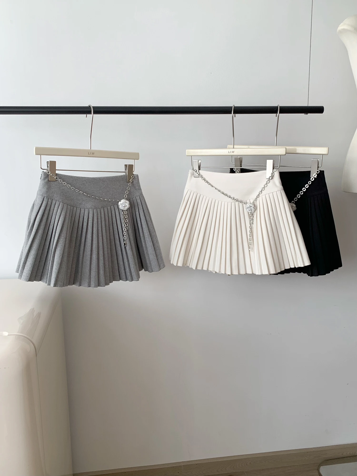 DUOJIHUI Apricot Elegant Pure Color Female Skirts Winter Fashion A-line 3-colors Simple Casual Chic No-Chain Women Mini Skirt