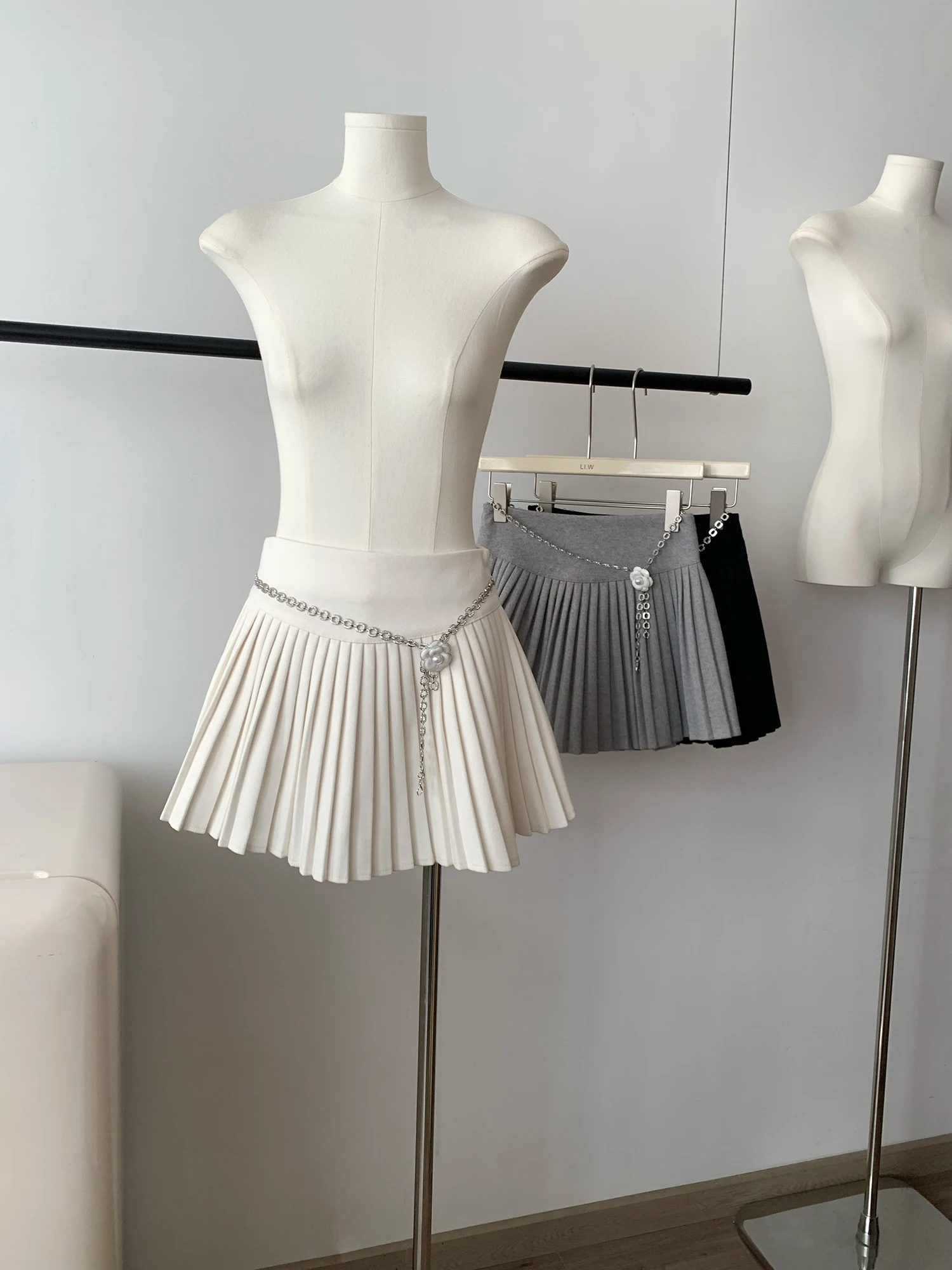 DUOJIHUI Apricot Elegant Pure Color Female Skirts Winter Fashion A-line 3-colors Simple Casual Chic No-Chain Women Mini Skirt