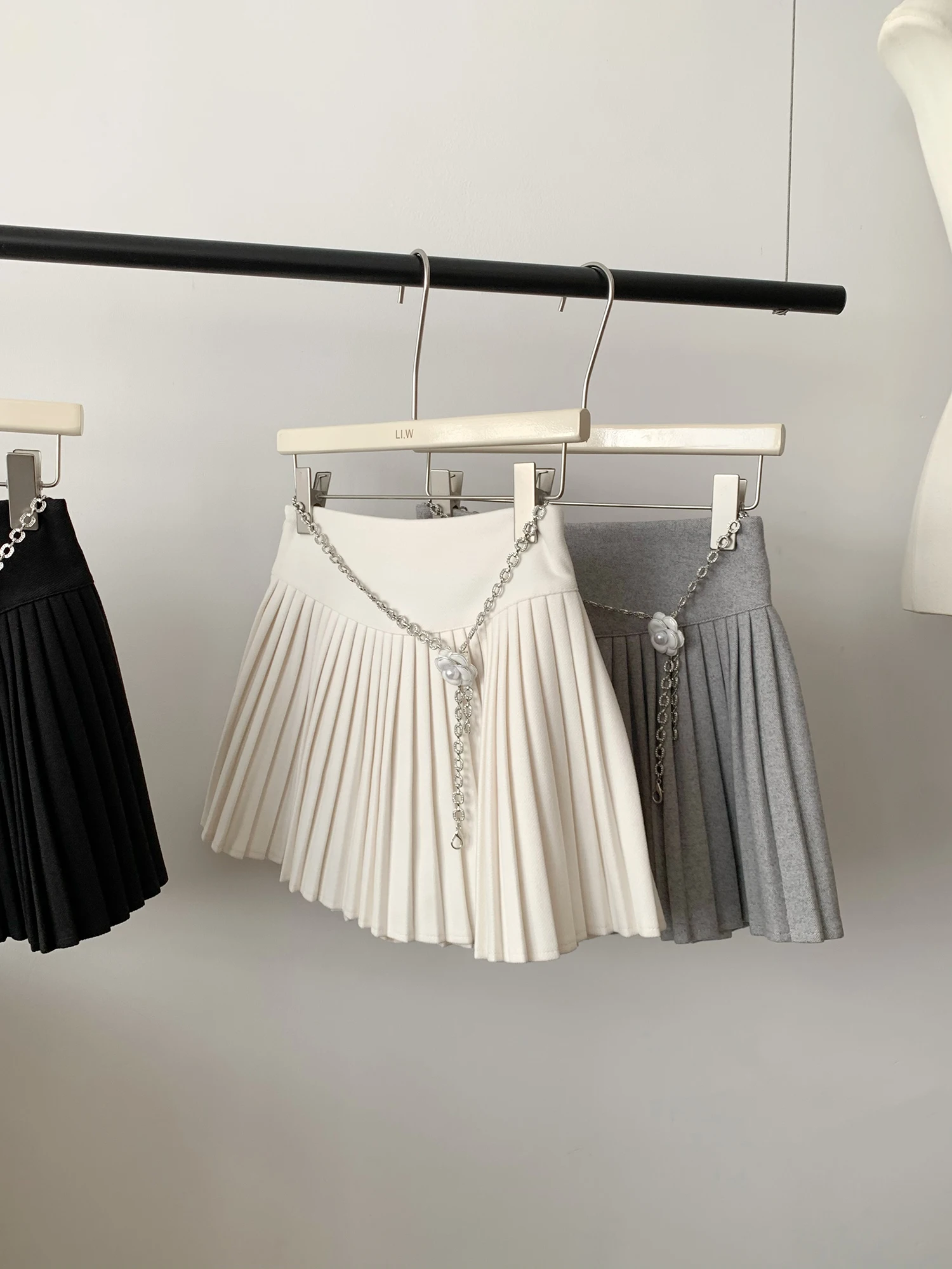DUOJIHUI Apricot Elegant Pure Color Female Skirts Winter Fashion A-line 3-colors Simple Casual Chic No-Chain Women Mini Skirt