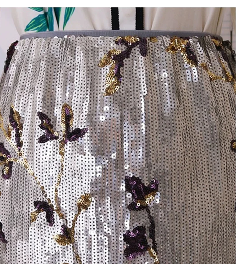In the early spring of 2025, the new elegant hip skirt embroidered with sequins and high waist was opened with a skirt.