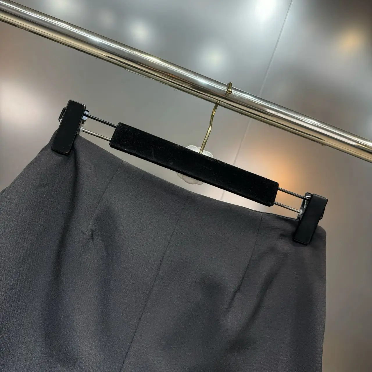 DEAT Trendy Fashion Women's 3D Flower Mini Skirts 2026 Spring New Items High Waist Wrap Hip Solid Color Skirt Female 11XX8807