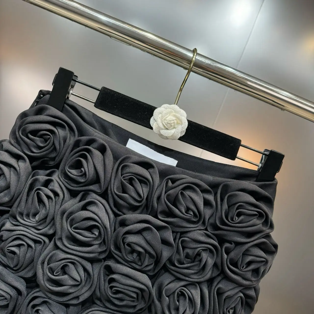 DEAT Trendy Fashion Women's 3D Flower Mini Skirts 2026 Spring New Items High Waist Wrap Hip Solid Color Skirt Female 11XX8807