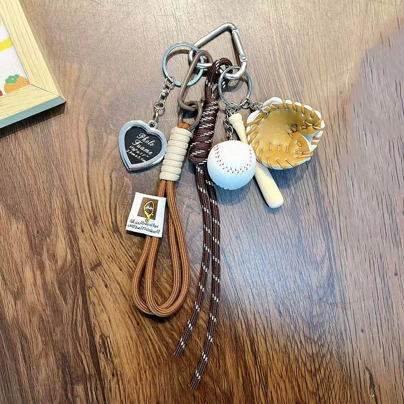 Cute Baseball Decor Keychain diy Fashion Bag Pendant sport travel Keychain Baseball Decor Key Chain Fashion Accessory for Gift