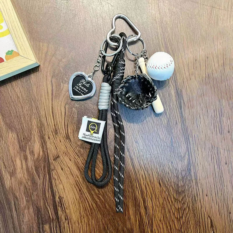 Cute Baseball Decor Keychain diy Fashion Bag Pendant sport travel Keychain Baseball Decor Key Chain Fashion Accessory for Gift