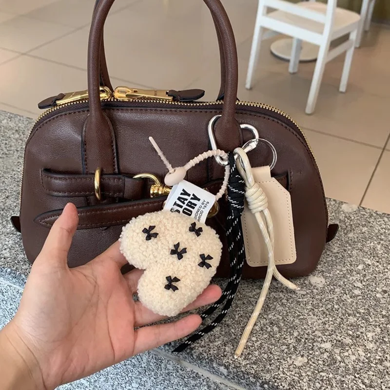 Fashion Love Plush Keychain Heart Shaped Lamb Wool Braided Rope Chain Retro Plush Handmade Pendant Key Jewelry Accessoriy
