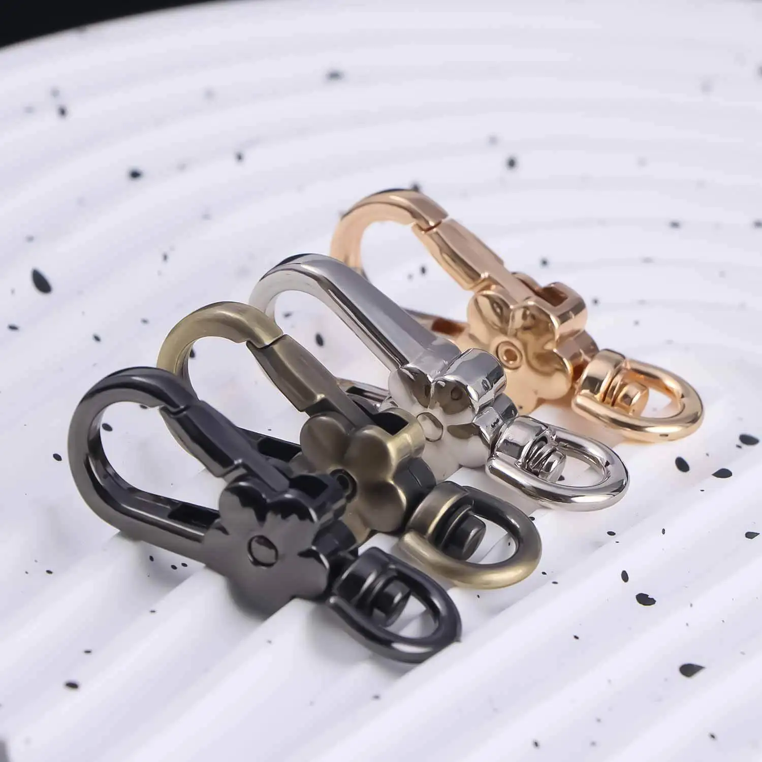 5pcs Handbags Clasps Handle Flower Lobster Metal Clasps Swivel Trigger Clips Snap Hooks Bag Key Rings Keychains Bag Accessories