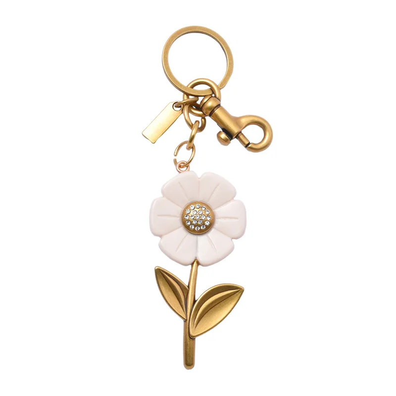 Daisy Bag Charm Flower Keychain Resin Floral Purse Pendant for Women Handbag Backpack Accessory Jewelry Birthday Gift