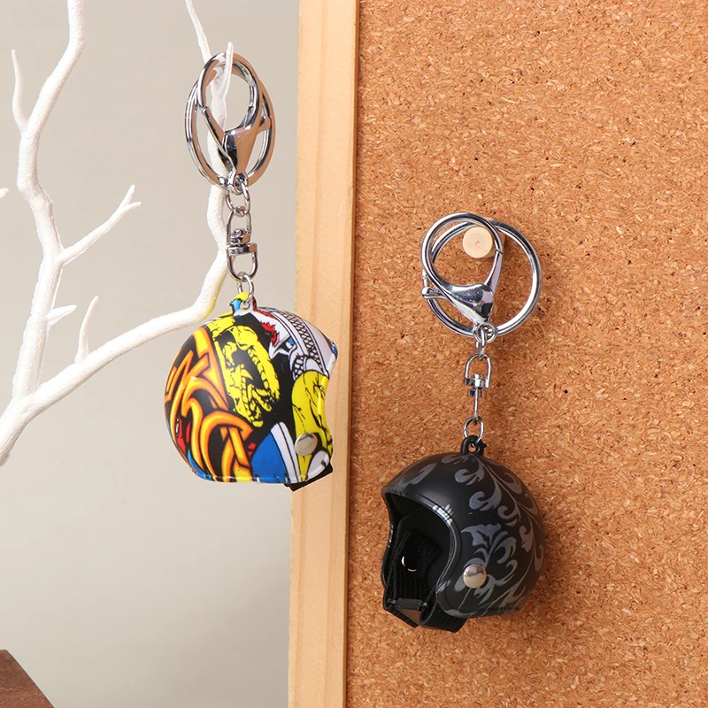 Creative Helmet Key Chain Pendant Fashion Safety Helmet Car Key Ring Bag Charm Decoration Motorcycle Club Fan Gift
