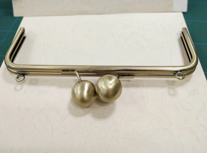 Metal Purse Frame Big Ball Kiss Lock Hanger Handle Accessaries Wallet Bag Frame Vintage DIY Bag Parts With Clasp Wholesale Price