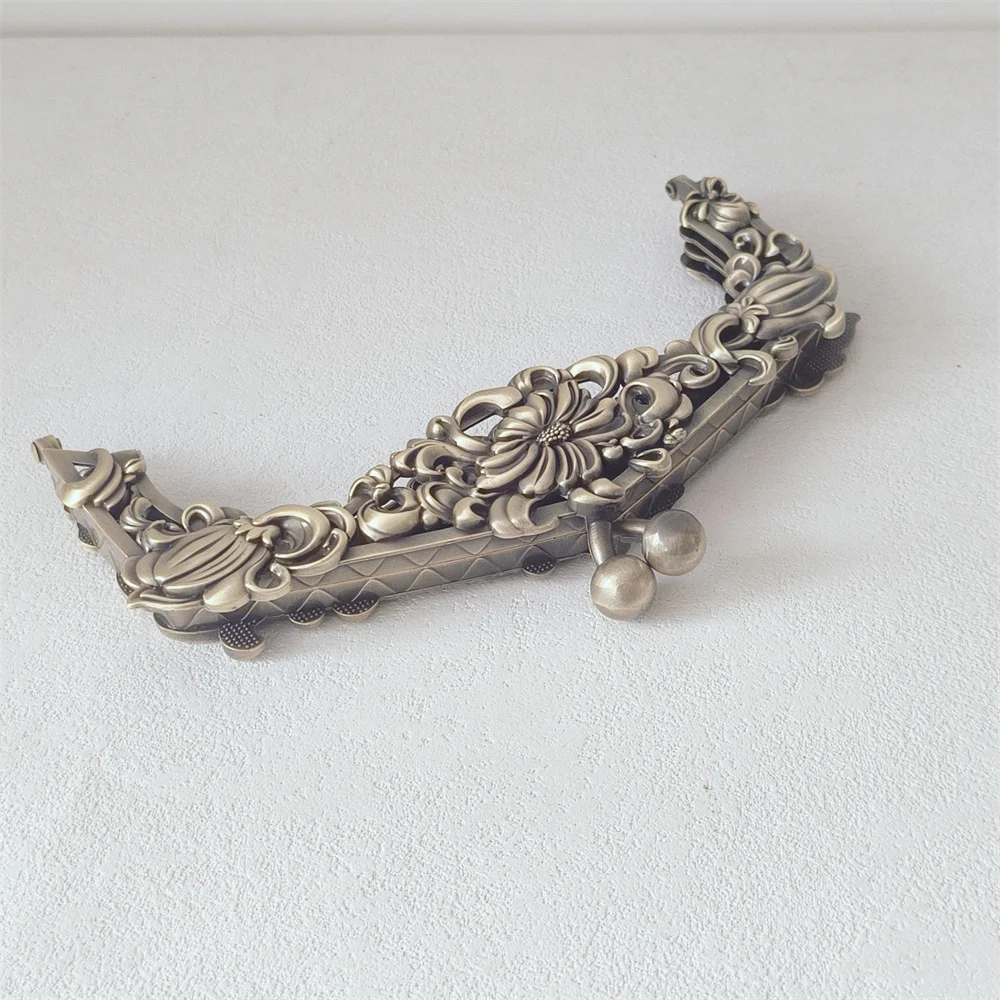 16.5cm*8cm Antique Brass Zinc Alloy 1 Piece Metal Frame Kiss Clasp Lock Obag purse Making DIY Craft Bag Clutch Coin Purse Frames