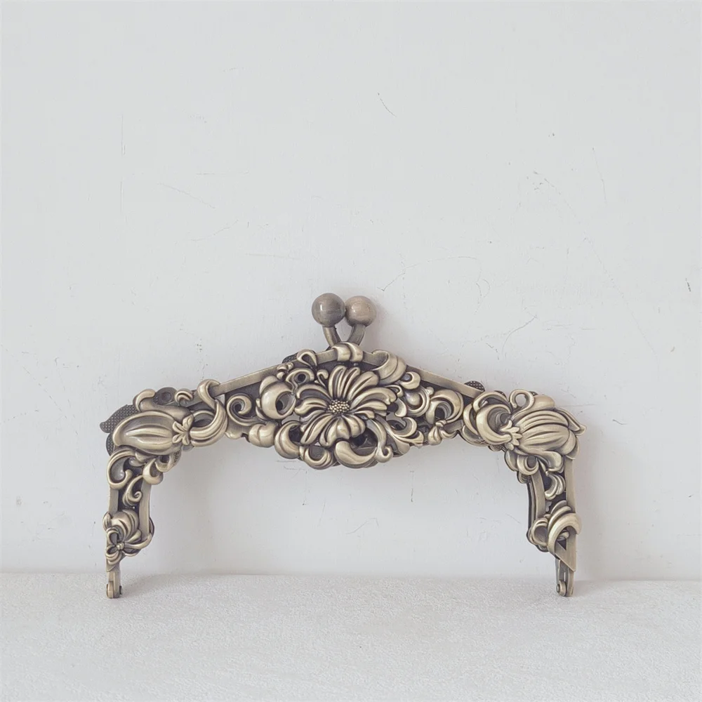 16.5cm*8cm Antique Brass Zinc Alloy 1 Piece Metal Frame Kiss Clasp Lock Obag purse Making DIY Craft Bag Clutch Coin Purse Frames
