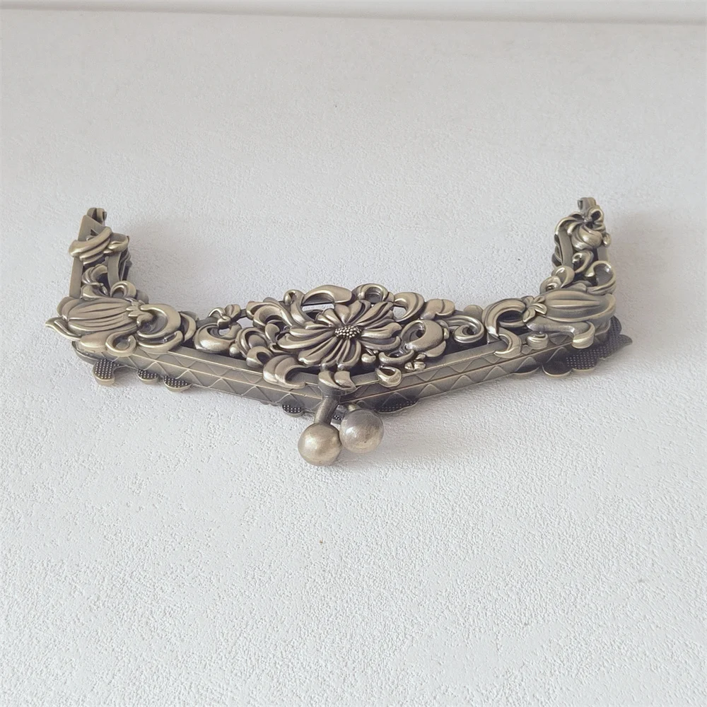 16.5cm*8cm Antique Brass Zinc Alloy 1 Piece Metal Frame Kiss Clasp Lock Obag purse Making DIY Craft Bag Clutch Coin Purse Frames