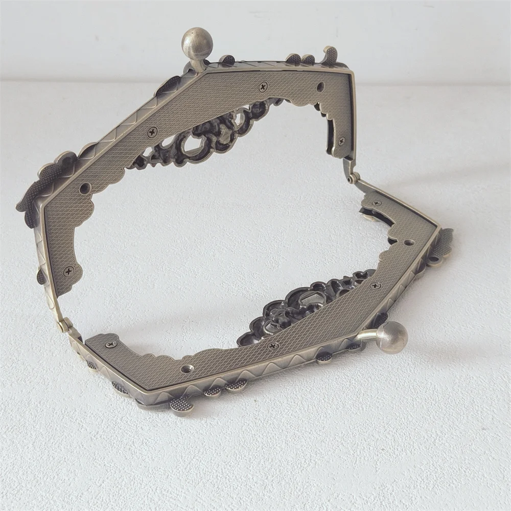 16.5cm*8cm Antique Brass Zinc Alloy 1 Piece Metal Frame Kiss Clasp Lock Obag purse Making DIY Craft Bag Clutch Coin Purse Frames