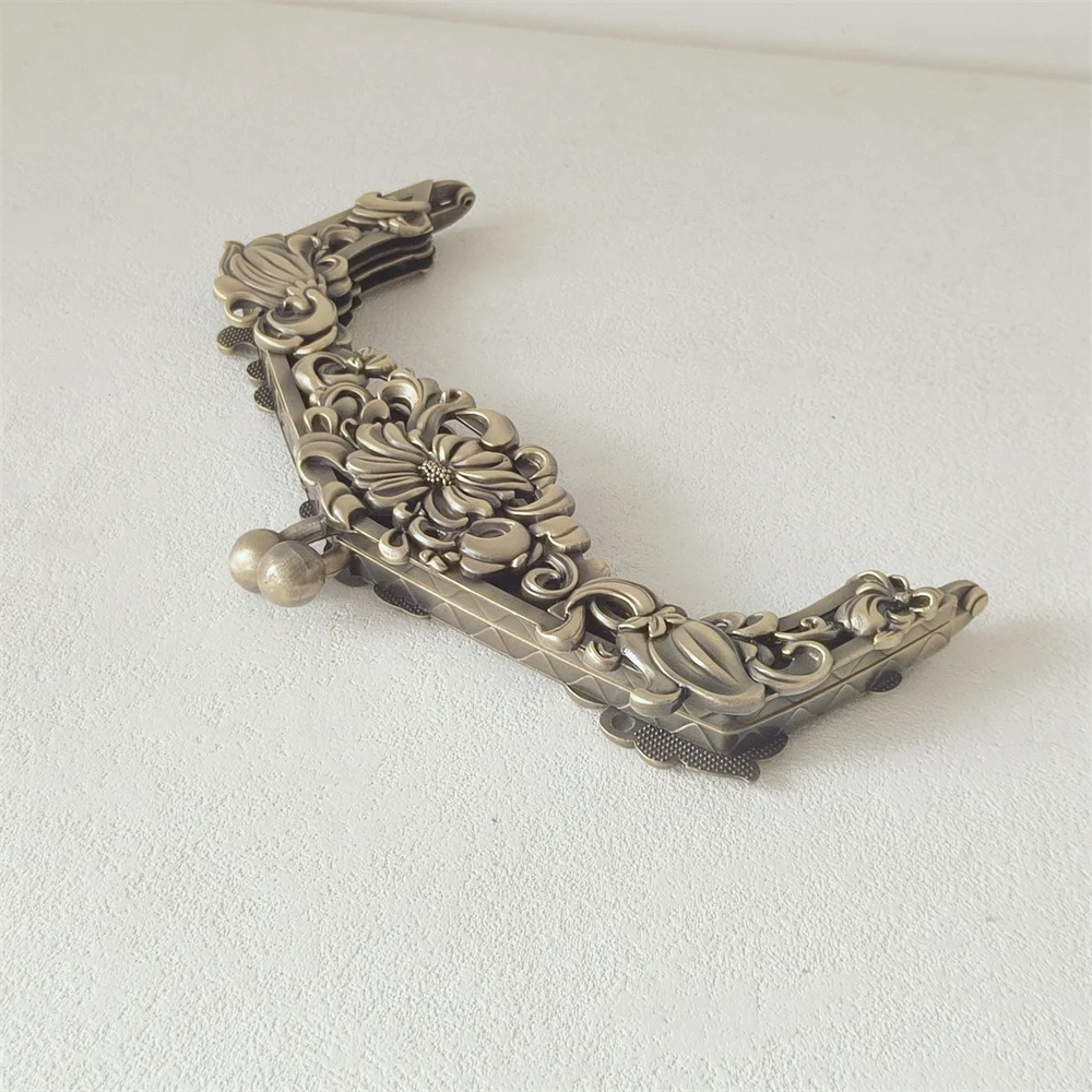 16.5cm*8cm Antique Brass Zinc Alloy 1 Piece Metal Frame Kiss Clasp Lock Obag purse Making DIY Craft Bag Clutch Coin Purse Frames