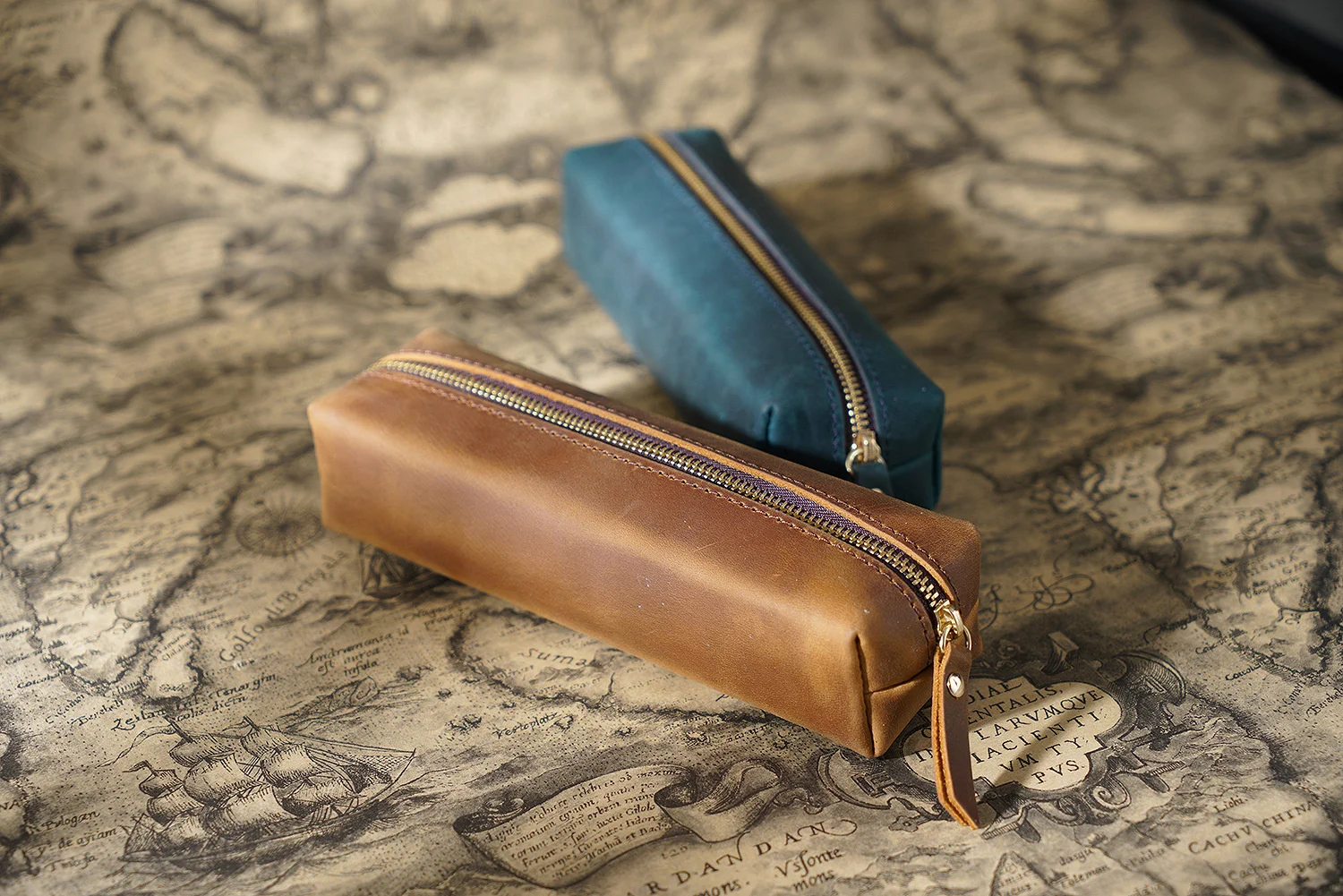 AIGUONIU Vintage Leather Pencil Bag Simple Stationery Hoder Pen Case Storage Bag Zipper Pencil Pouch Glasses Box School Supplies