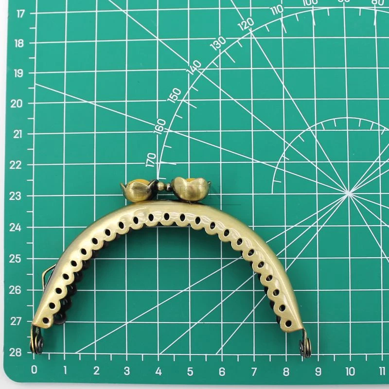 1PCS 8.5cm Pearl Beads Antique Bronze Metal Purse Frame Handle for Clutch Bag Handbag Accessories Making sewing Kiss Clasp Lock