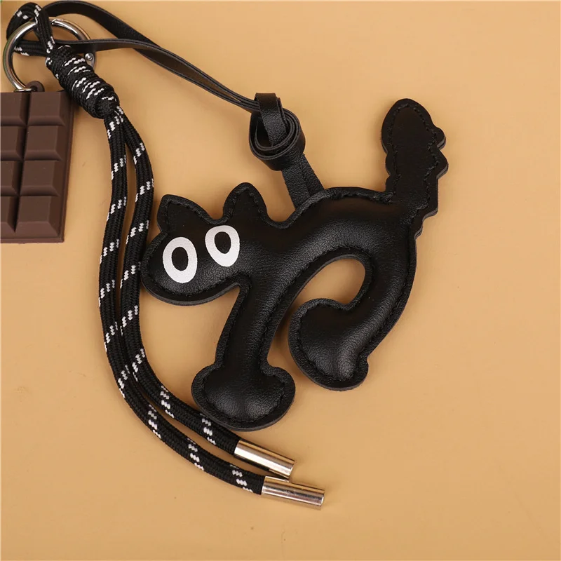 1PC Mens And Womens Pendants Vintage Brown Autumn And Winter Leather Sausage Dog For Mobile Phone Bags Keychain