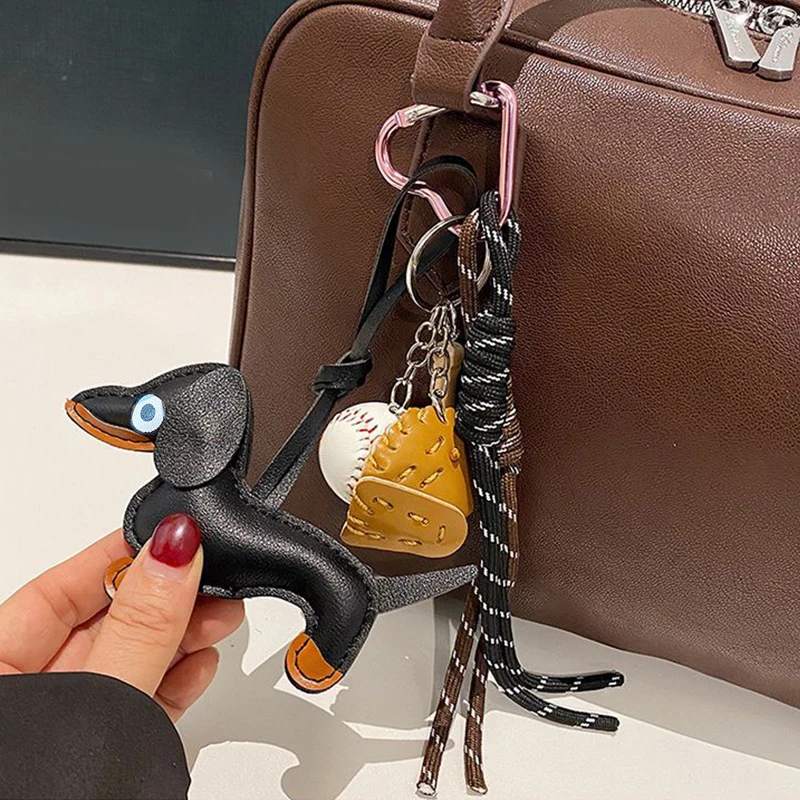 1PC Mens And Womens Pendants Vintage Brown Autumn And Winter Leather Sausage Dog For Mobile Phone Bags Keychain